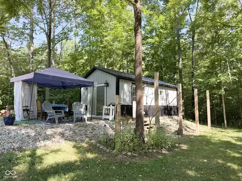 2213 S Oak Dr, Rockville, IN 47872