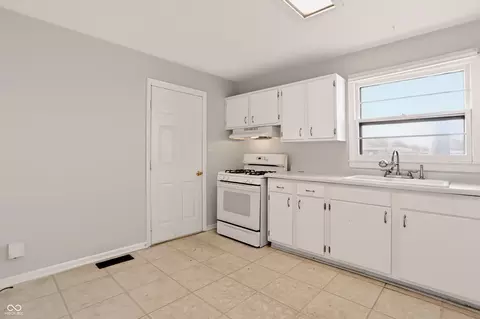 Kitchen - 1617 Section St, Plainfield, IN 46168 photo 5 of 5