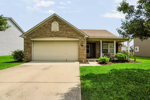 6171 N Woods Edge Dr, Mccordsville, IN 46055