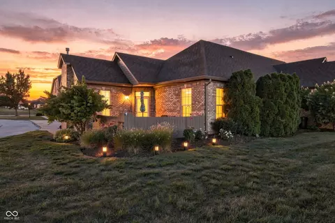 2379 Saddle Dr, Shelbyville, IN 46176