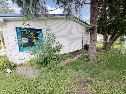 Exterior - 306 E South St, Centerville, IN 47330 photo 2 of 5