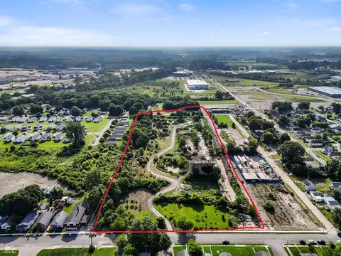 1200 E 26th St, Anderson, IN 46016