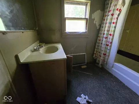 Bath - 7155 E Cass Main St, Sullivan, IN 47882 photo 1 of 2