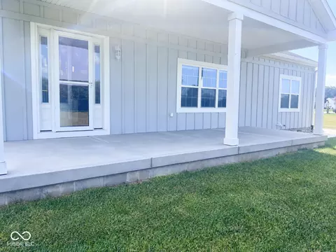 Exterior - 201 Eagle Dr, Covington, IN 47932 photo 6 of 8