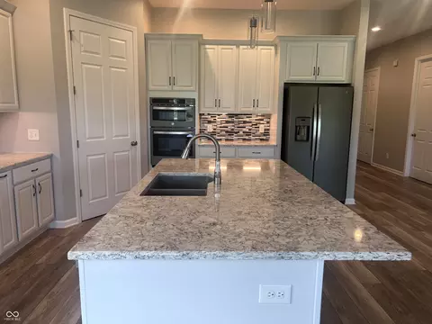 Kitchen - 201 Eagle Dr, Covington, IN 47932 photo 3 of 4