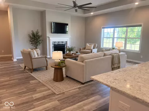 Living - 201 Eagle Dr, Covington, IN 47932 photo 2 of 3