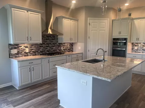 Kitchen - 201 Eagle Dr, Covington, IN 47932 photo 2 of 4