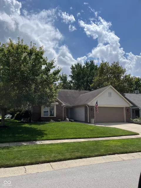 6423 Franklin Ct, Fishers, IN 46038