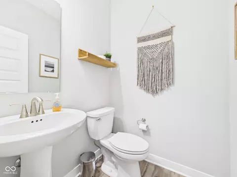 Bath - 8862 Springbrook Dr, Pendleton, IN 46064 photo 1 of 6