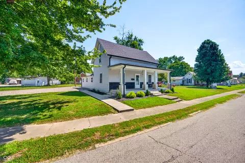 107 W College St, North Vernon, IN 47265