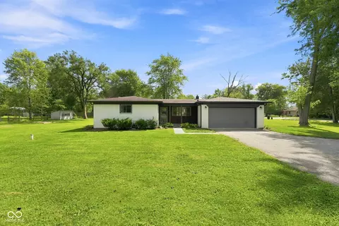 102 Waterman Dr, Noblesville, IN 46060
