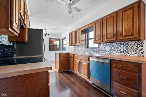 Kitchen - 930 Eustis Dr, Indianapolis, IN 46229 photo 2 of 3