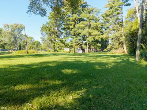 Exterior - 930 Eustis Dr, Indianapolis, IN 46229 photo 6 of 7
