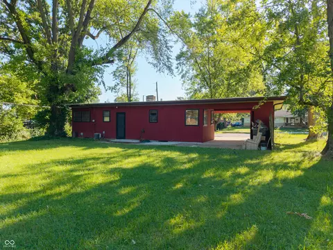 Exterior - 930 Eustis Dr, Indianapolis, IN 46229 photo 4 of 7