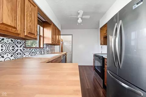 Kitchen - 930 Eustis Dr, Indianapolis, IN 46229 photo 1 of 3