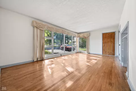 Living - 930 Eustis Dr, Indianapolis, IN 46229 photo 1 of 3