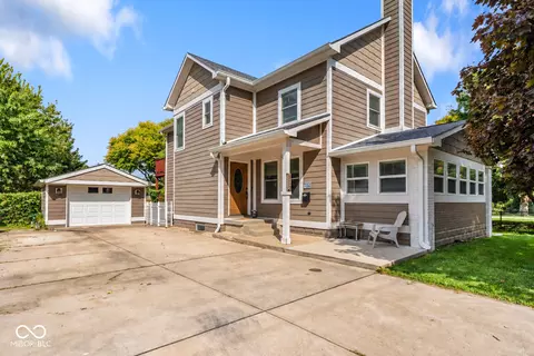 112 S Monroe St, Mooresville, IN 46158