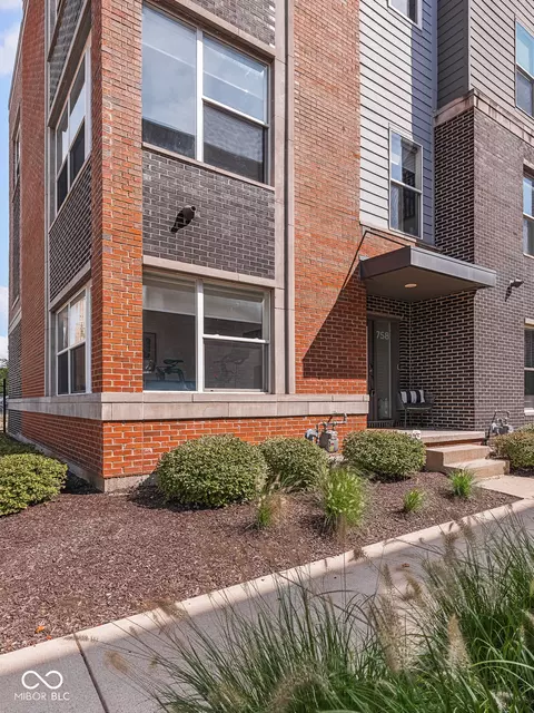 758 Pierson St, Indianapolis, IN 46204