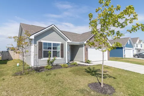 308 Briar Path Dr, Greenfield, IN 46140