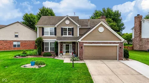 1049 Statesman Dr, Brownsburg, IN 46112