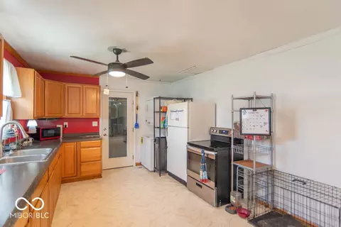 Kitchen - 7272 E Hadley Rd, Camby, IN 46113 photo 2 of 2