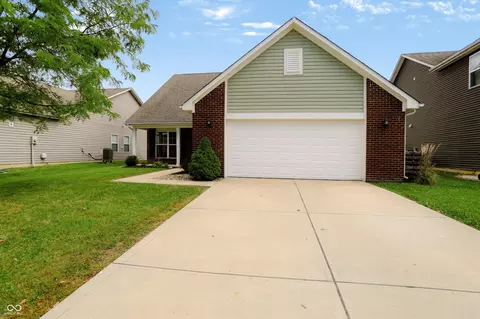 Exterior - 1617 Maplewood Ln, Pendleton, IN 46064 photo 9 of 14