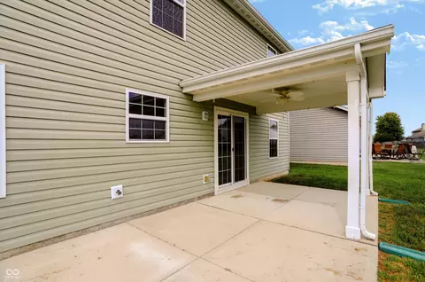 Exterior - 1617 Maplewood Ln, Pendleton, IN 46064 photo 6 of 14