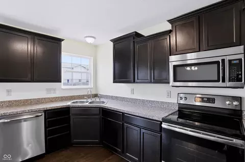 Kitchen - 1617 Maplewood Ln, Pendleton, IN 46064 photo 6 of 6