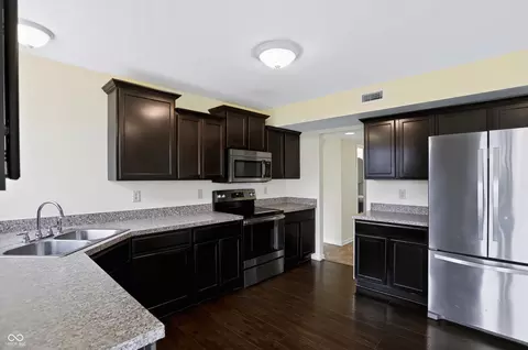 Kitchen - 1617 Maplewood Ln, Pendleton, IN 46064 photo 5 of 6