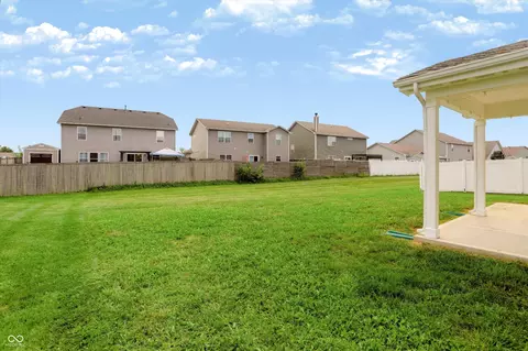 Exterior - 1617 Maplewood Ln, Pendleton, IN 46064 photo 2 of 14