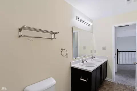 Bath - 1617 Maplewood Ln, Pendleton, IN 46064 photo 7 of 8