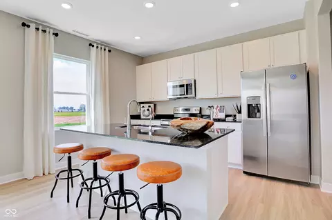 Kitchen - 11635 Kylemore Dr, Indianapolis, IN 46235 photo 2 of 4