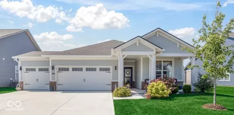 7412 Harbor Town Dr, Whitestown, IN 46075
