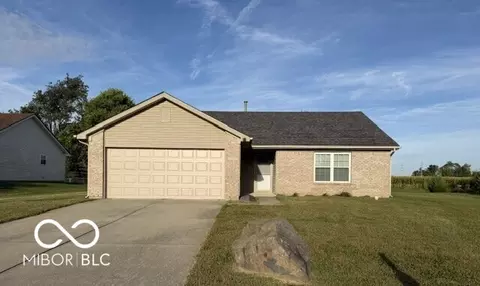 1096 Bumblebee Way, Greenfield, IN 46140