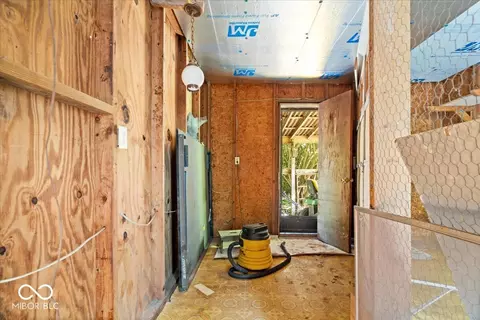 Entry Way - 5336 W Epler Rd, Indianapolis, IN 46221 photo 3 of 3