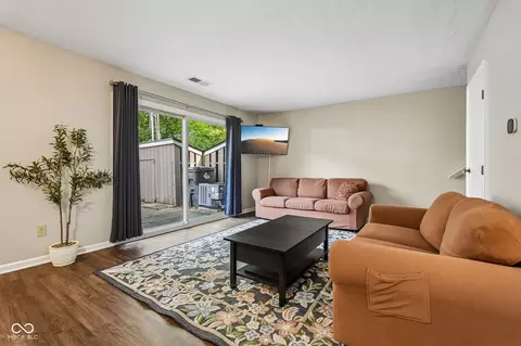 Living - 3962 Braddock Rd, Indianapolis, IN 46268 photo 1 of 4