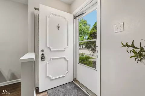 Entry Way - 3962 Braddock Rd, Indianapolis, IN 46268 photo 1 of 1