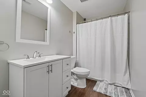 Bath - 3962 Braddock Rd, Indianapolis, IN 46268 photo 5 of 5