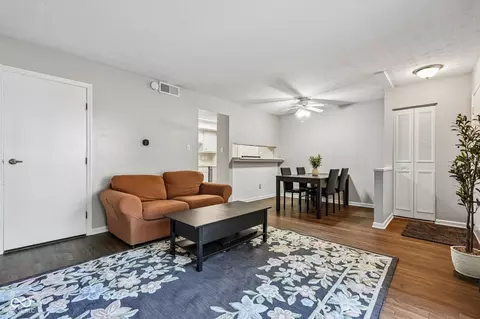 Living - 3962 Braddock Rd, Indianapolis, IN 46268 photo 4 of 4