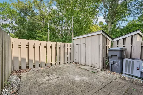 Exterior - 3962 Braddock Rd, Indianapolis, IN 46268 photo 5 of 10