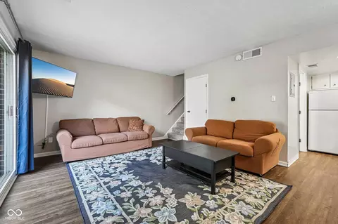 Living - 3962 Braddock Rd, Indianapolis, IN 46268 photo 2 of 4