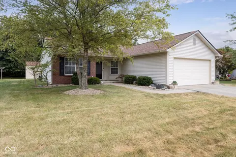 18073 Sanibel Cir, Noblesville, IN 46062