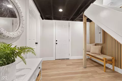 Entry Way - 4720 Caroline St, Indianapolis, IN 46205 photo 2 of 2