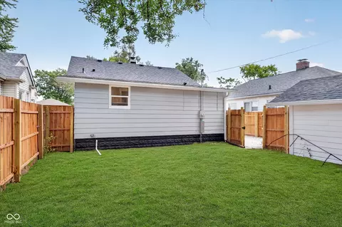 Exterior - 4720 Caroline St, Indianapolis, IN 46205 photo 4 of 4