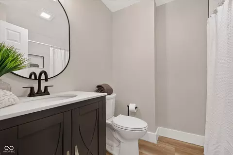 Bath - 4720 Caroline St, Indianapolis, IN 46205 photo 2 of 4