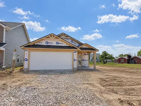 1043 Stratford Ln, Shelbyville, IN 46176