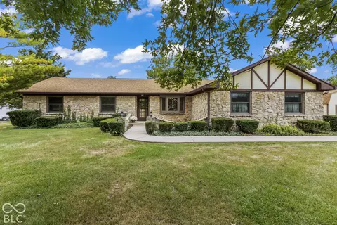 2448 S Sunrise Dr, New Palestine, IN 46163
