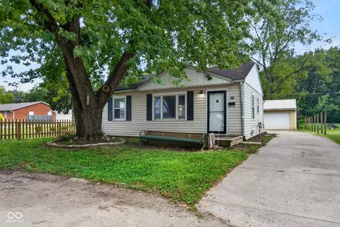 321 E 39th St, Anderson, IN 46013