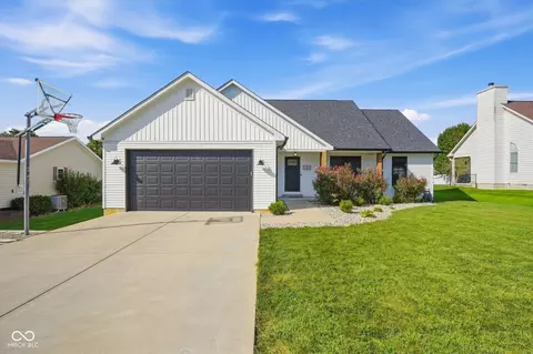 1043 Shadowlawn Ave, Greencastle, IN 46135