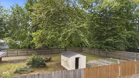 Exterior - 1090 N Mann Ave, Austin, IN 47102 photo 3 of 5
